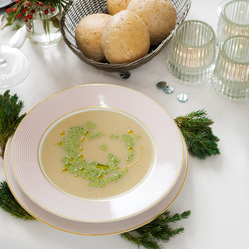 
                  
                    *Free* Kohlrabi Cream Soup & Walnut - Watercress pesto - Solid Stash
                  
                